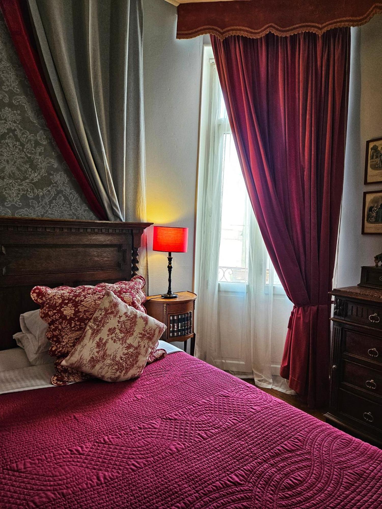 L'Entree Chambres D'Hotes Bar & Restaurant Castillonnès Zewnętrze zdjęcie