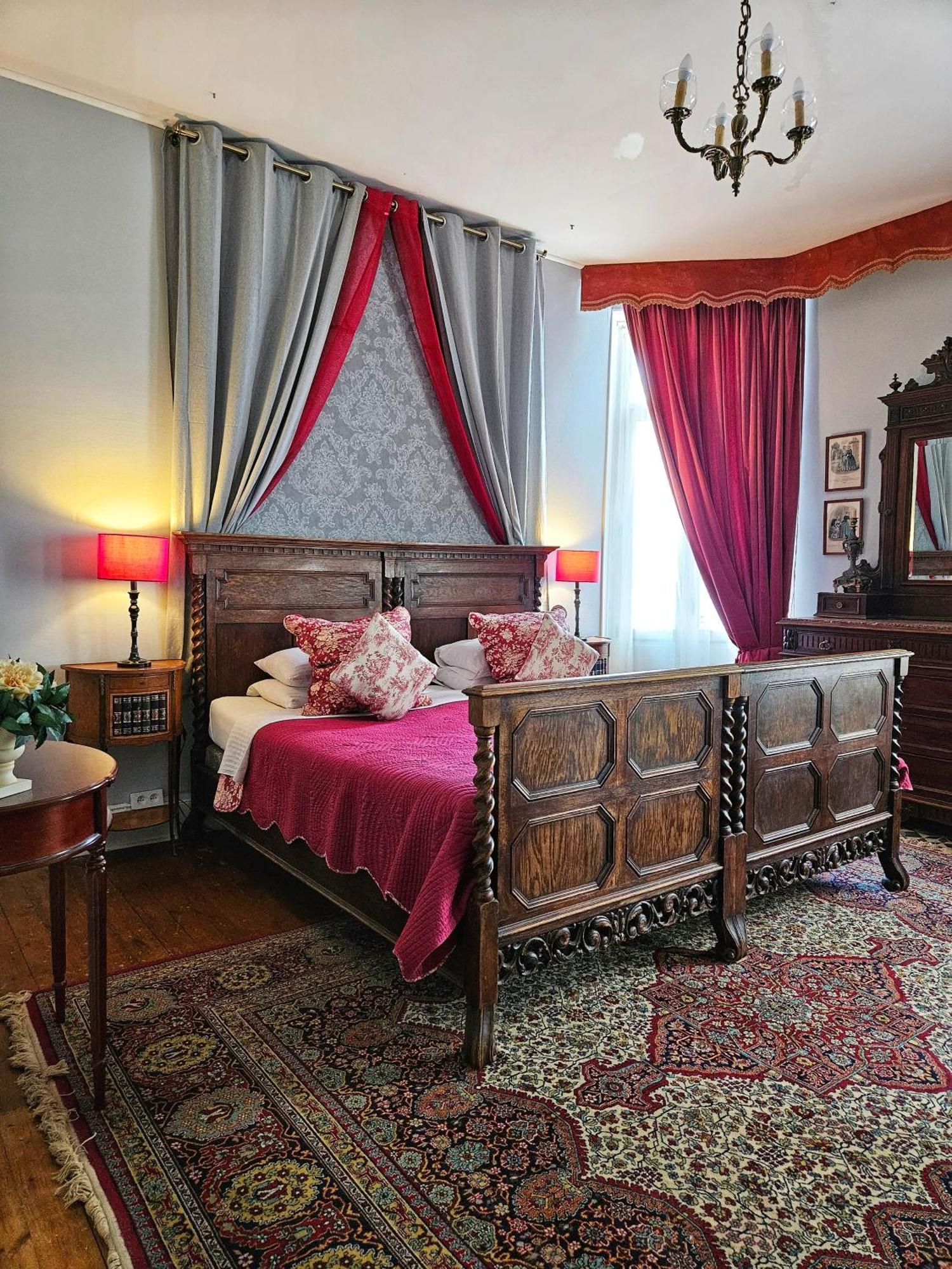 L'Entree Chambres D'Hotes Bar & Restaurant Castillonnès Zewnętrze zdjęcie