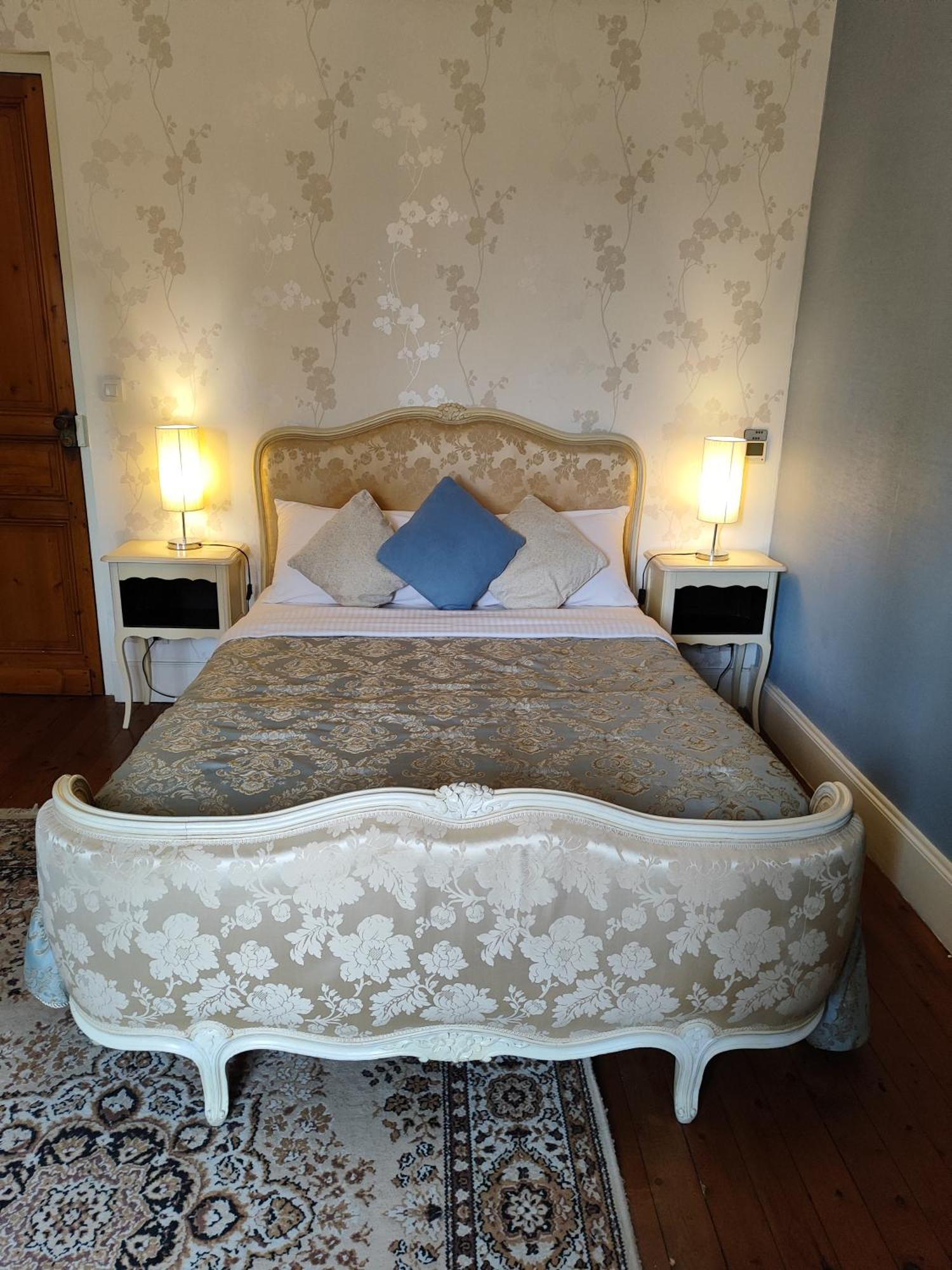 L'Entree Chambres D'Hotes Bar & Restaurant Castillonnès Zewnętrze zdjęcie