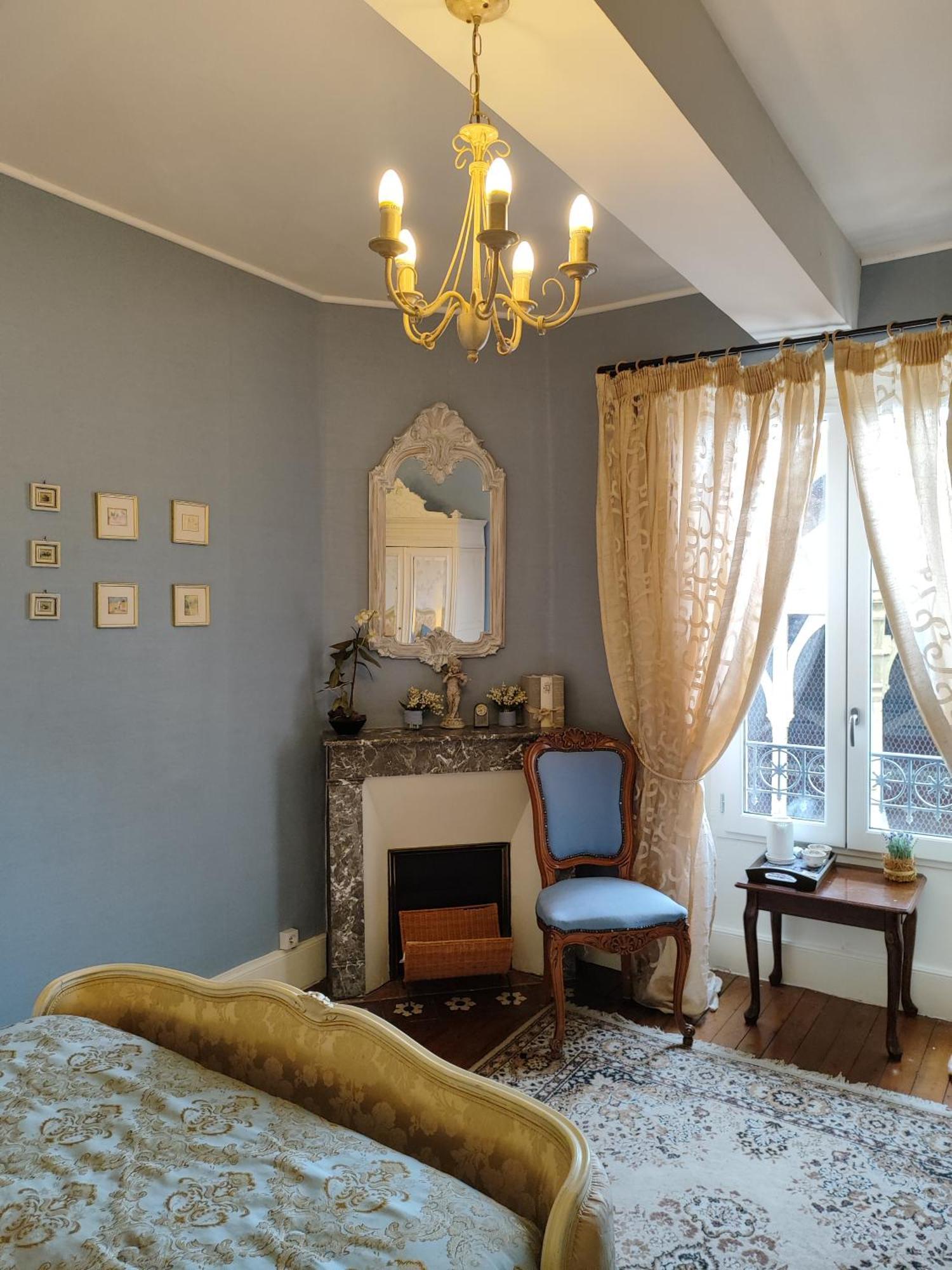 L'Entree Chambres D'Hotes Bar & Restaurant Castillonnès Zewnętrze zdjęcie